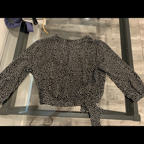 DYNAMITE CROP TOP - Picture 2 of 3